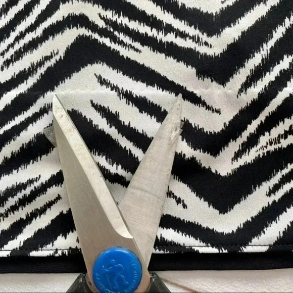 WHITE HOUSE BLACK MARKET ZEBRA Print Skirt - Picture 3 of 14